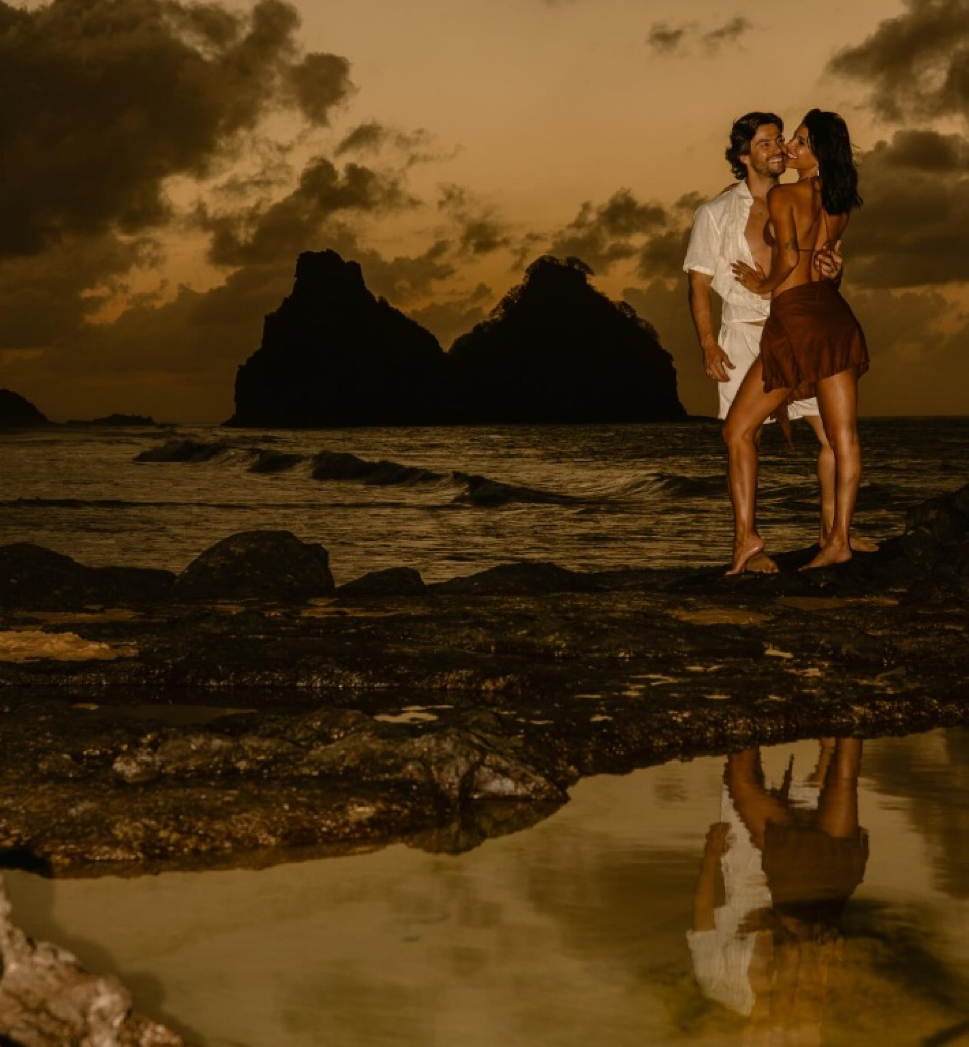 Jakelyne Oliveira e Mariano em Lua de Mel em Fernando de Noronha - Iaponã (@neuronha)