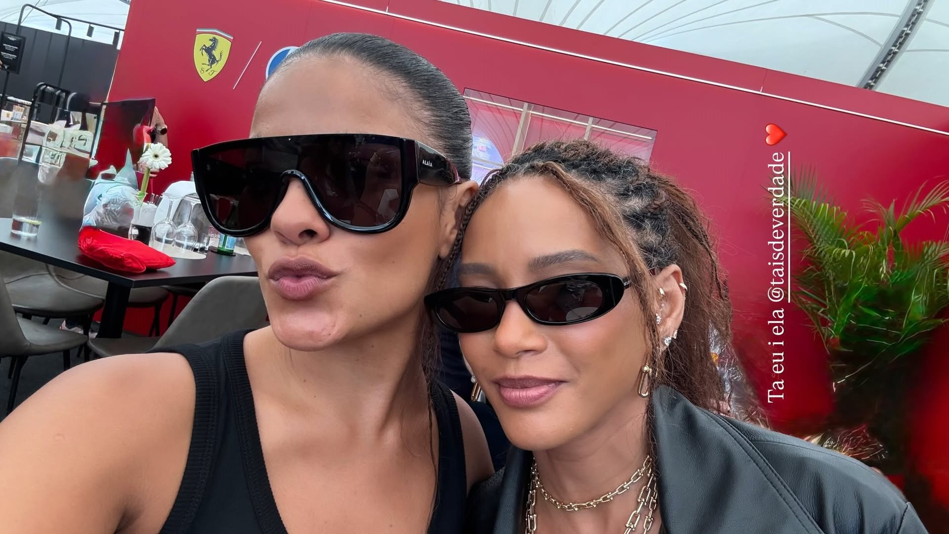 Bella Campos posou com Taís Araujo no Autódromo de Interlagos  - Reprodução/Instagram