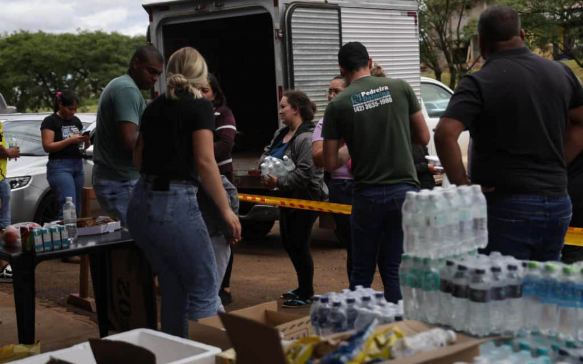 Força-tarefa distribui água e alimentos para moradores de Rio Bonito do Iguaçu, após tornado