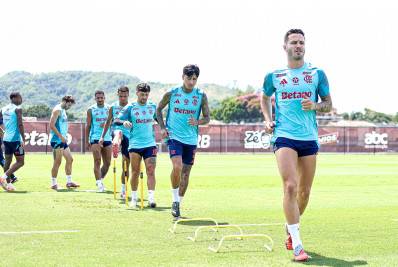 Diretoria do Flamengo cobra elenco por excesso de expulsões na temporada