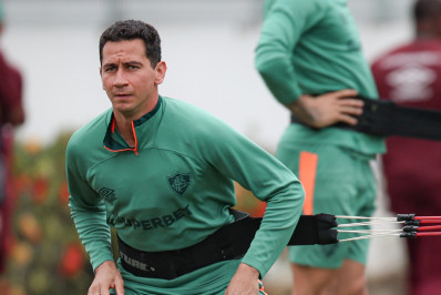 Pelo segundo dia consecutivo, Ganso treina com elenco do Fluminense