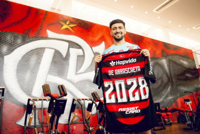 Flamengo anuncia renovação de Arrascaeta até 2028