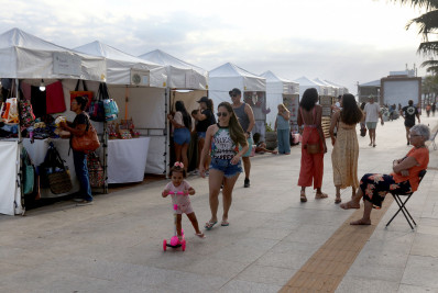 Magia e talento tomam conta da Orla dos Cavaleiros com decoração natalina artesanal