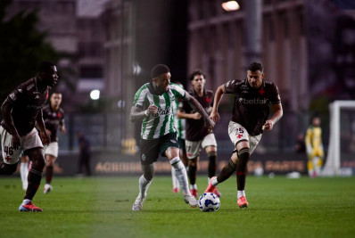 Vasco sai na frente, mas sofre a virada e amplia jejum diante do Juventude