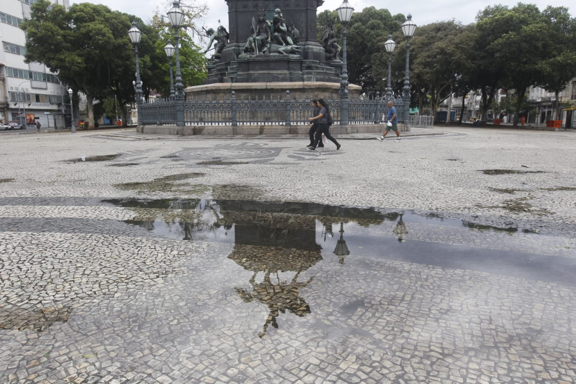 Sistema de baixa pressão e passagem de frente fria impactaram o tempo no Rio - Reginaldo Pimenta/Agência O Dia