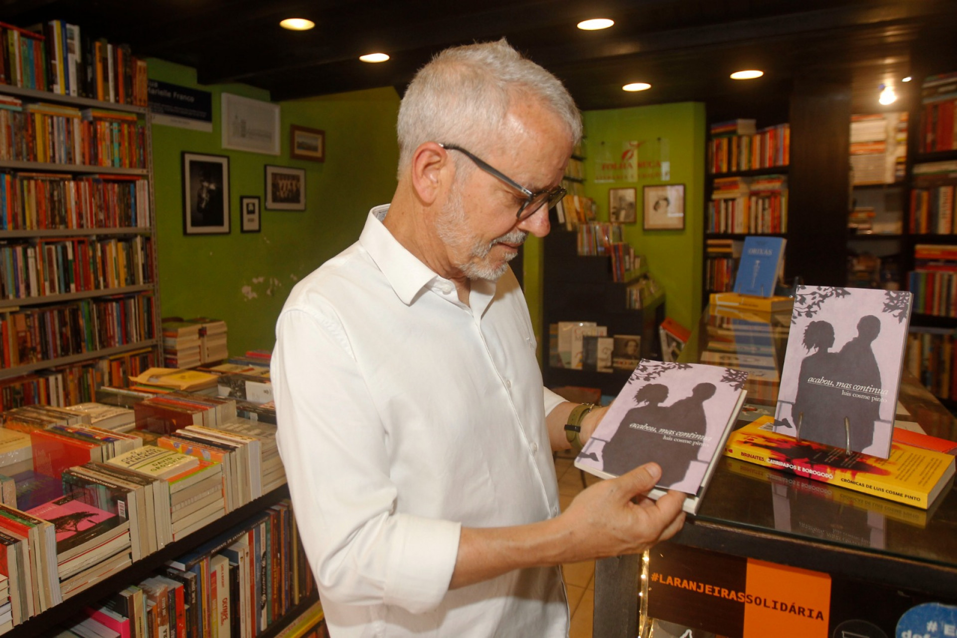 Luis afirmou que para retratar fielmente seus textos, fica sempre atento aos detalhes do cotidiano - Reginaldo Pimenta / Agência O Dia