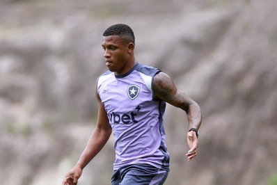 Danilo celebra recuperação no Botafogo e vê Davide Ancelotti mais ofensivo que Artur Jorge