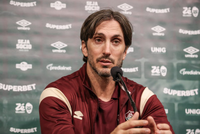 Zubeldía discorda de decisão em lance polêmico: 'Não temos tido sorte com esse árbitro'