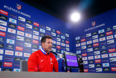 Simeone critica arbitragem na La Liga e cita Vini Jr: 'Para ele não tem cartão'