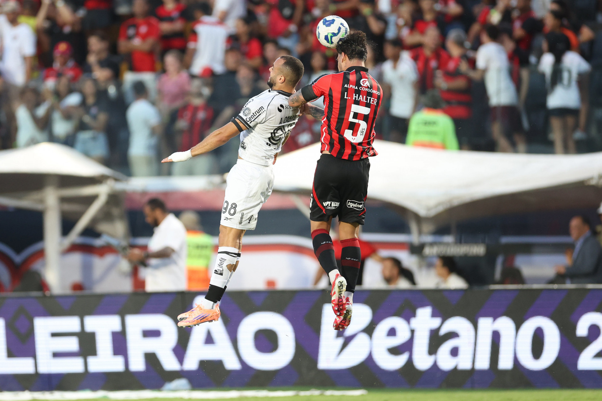 Arthur Cabral e Lucas Halter em Vitória x Botafogo - Vítor Silva/Botafogo