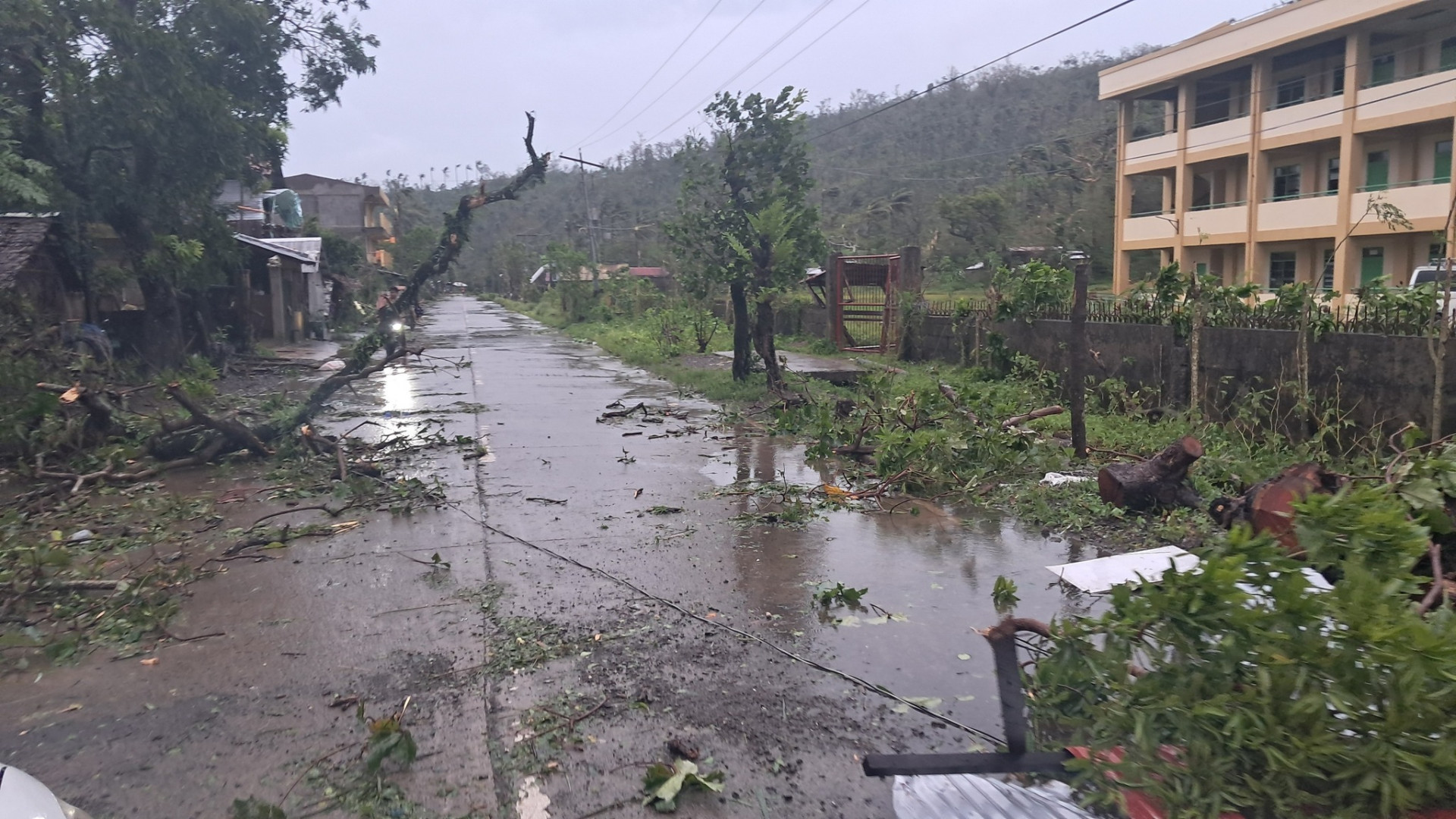 Supertufão deixa rastro de destruição no município de Pandan, em Catanduanes, nas Filipinas - Reprodução / MDRRMO de Pandan