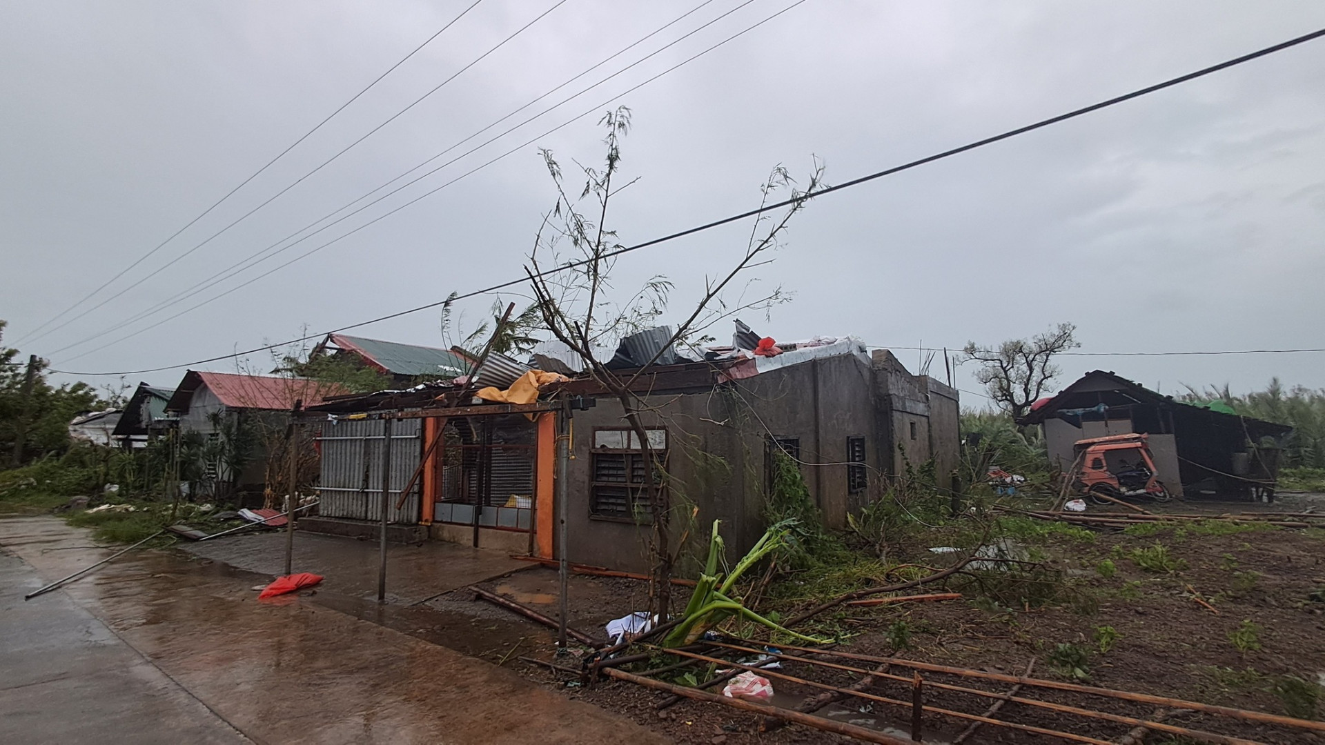 Supertufão deixa rastro de destruição no município de Pandan, em Catanduanes, nas Filipinas - Reprodução / MDRRMO de Pandan