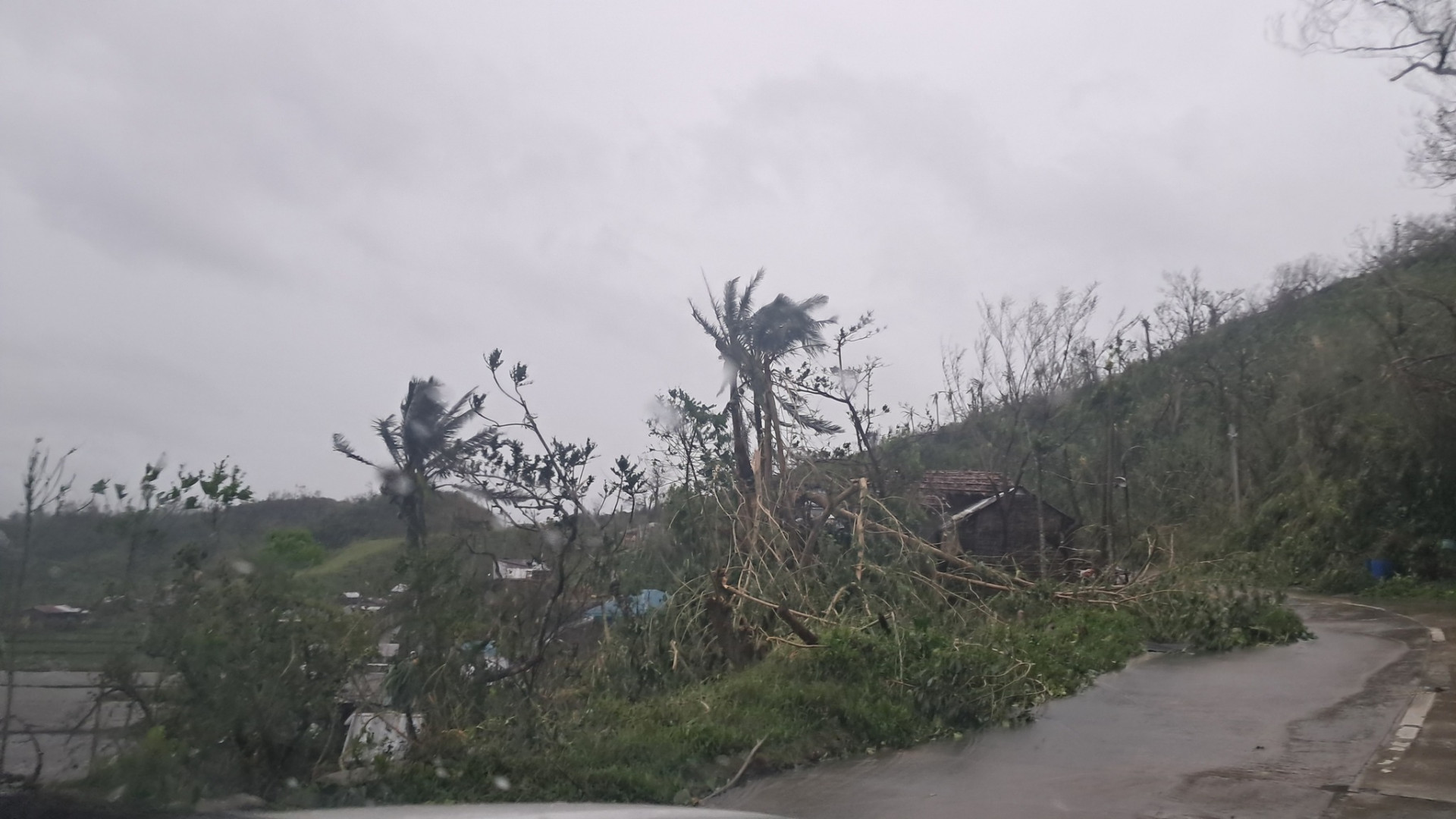 Supertufão deixa rastro de destruição no município de Pandan, em Catanduanes, nas Filipinas - Reprodução / MDRRMO de Pandan