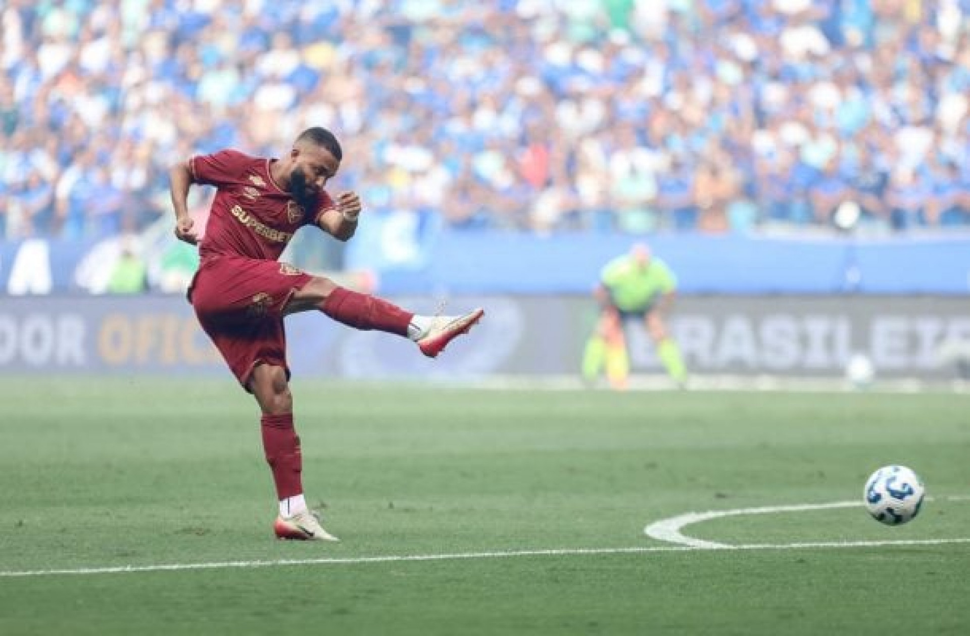 Samuel Xavier explode contra arbitragem: “N&oacute;s somos cobrados, eles n&atilde;o”