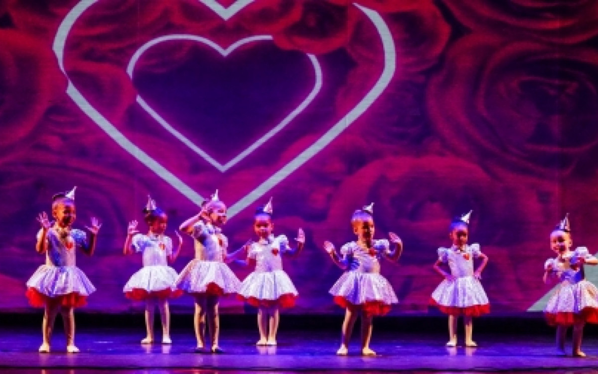 Projeto infantil encanta público no Teatro Raul Cortez, em Caxias