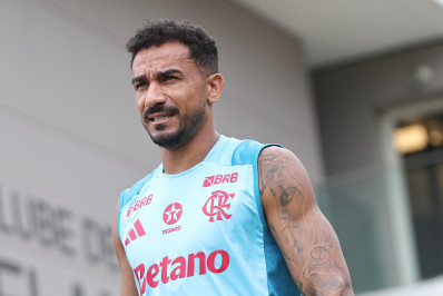 Flamengo não descarta ter Danilo no clássico com o Fluminense