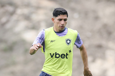Savarino é desconvocado e poderá defender Botafogo contra o Sport