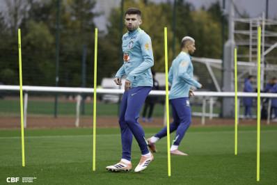 Caio Henrique celebra convocação e vê 'competição saudável' na lateral esquerda