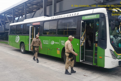 Homem é preso por agredir motorista de ônibus no Terminal Gentileza