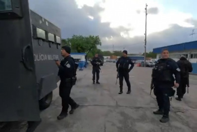 Operação contra roubos de veículos fecha escolas no Complexo da Pedreira