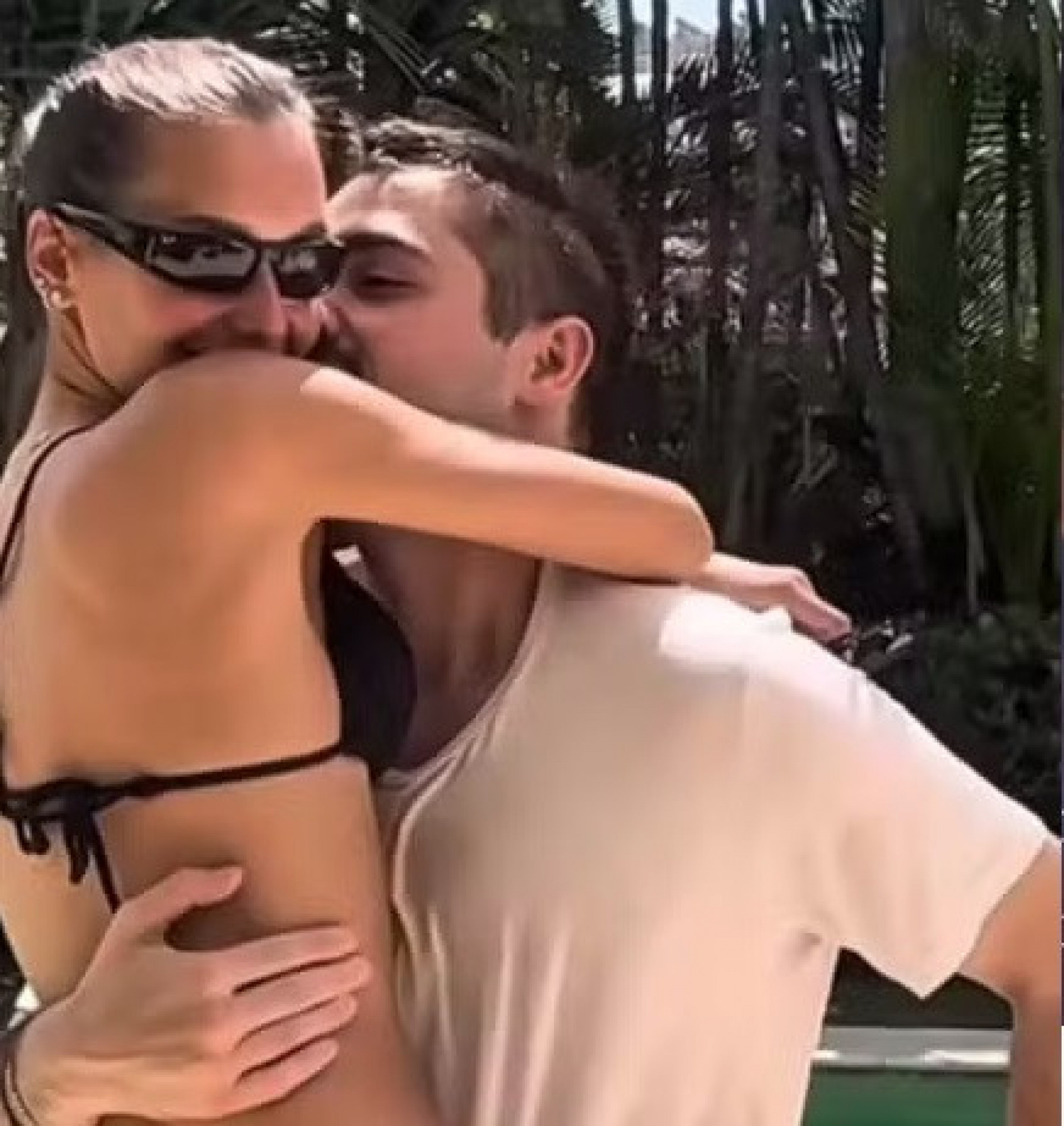 Jo&atilde;o Silva publica v&iacute;deo rom&acirc;ntico com nova namorada, Alexia Novelino - Reprodu&ccedil;&atilde;o de v&iacute;deo / Instagram