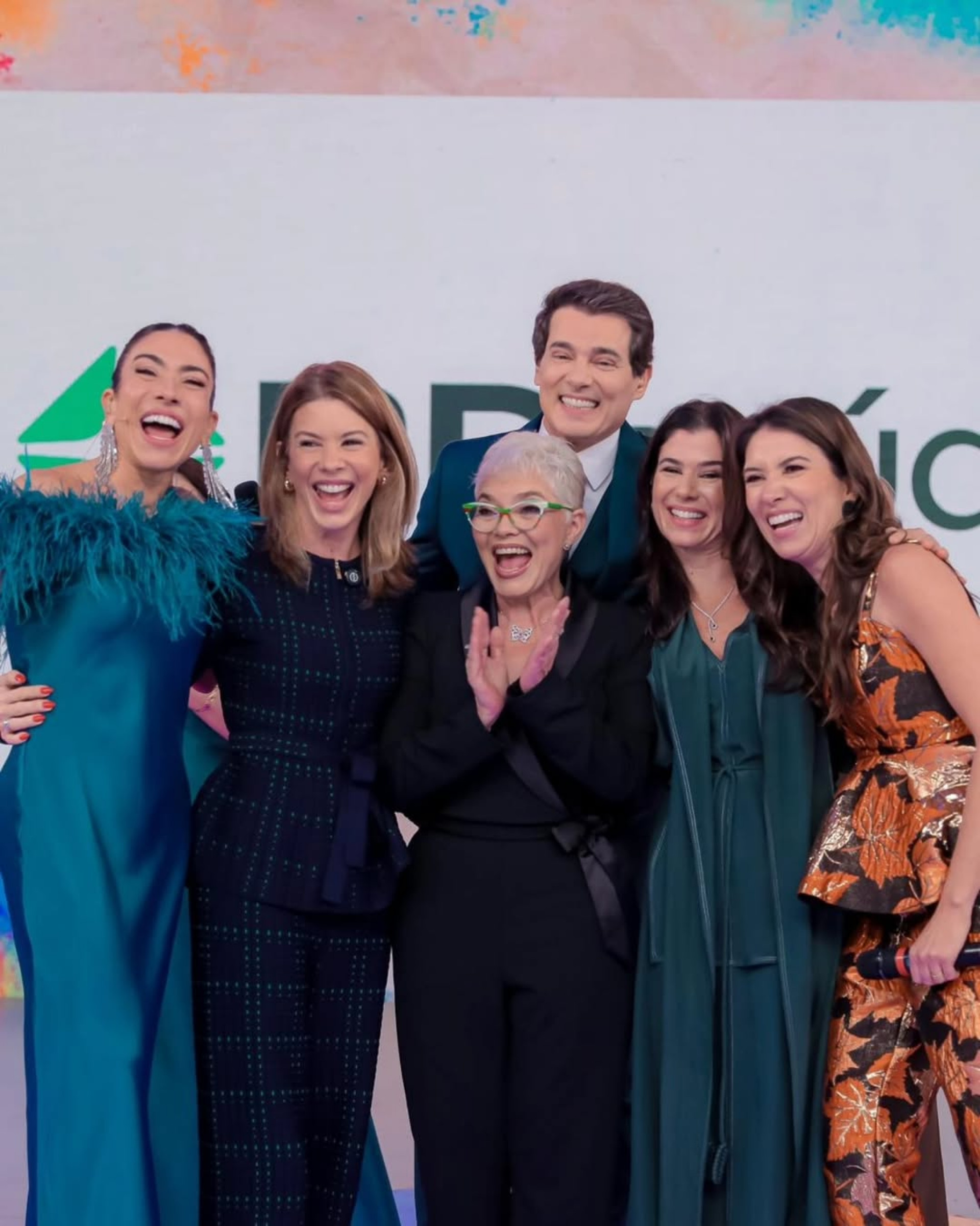 Celso Portiolli posa com filhas de Silvio Santos  - Reprodução / Instagram