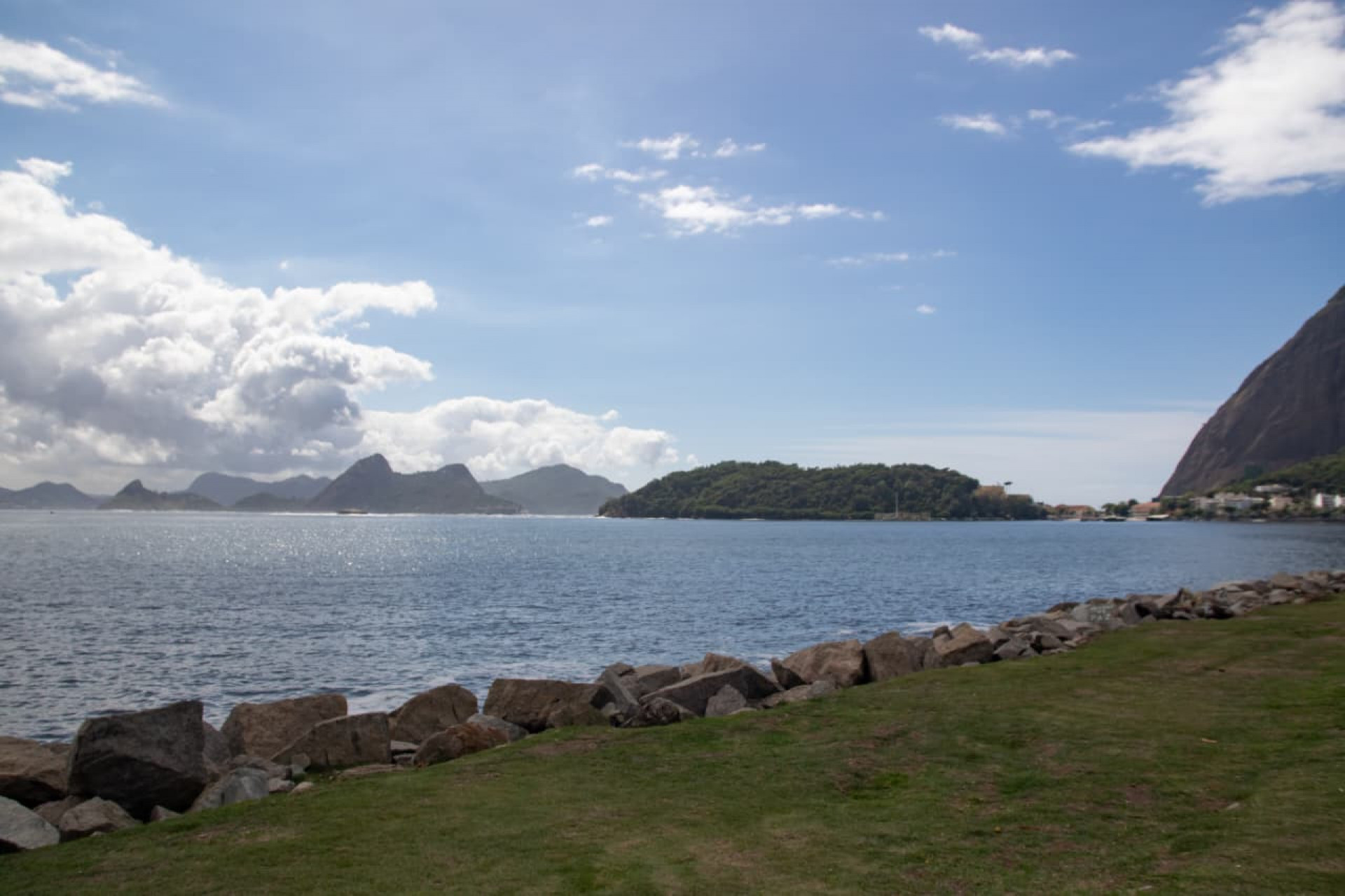 Sol volta a brilhar na cidade do Rio, mas céu ainda apresenta nebulosidade - Érica Martin / Agência O Dia