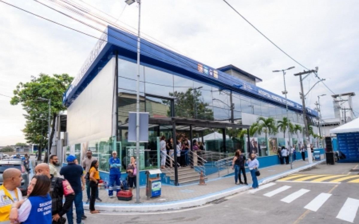 Duque de Caxias entrega novo Hospital Veterinário
