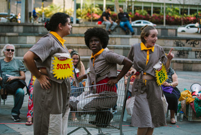 Peça 'Aniversário Guanabara' se apresenta gratuitamente em Caxias