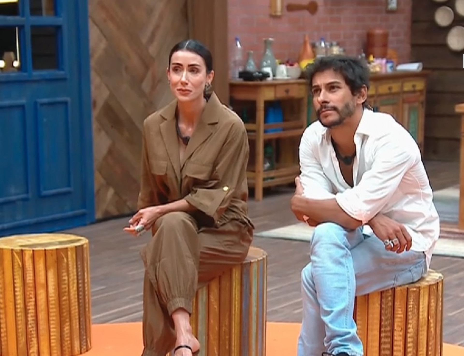 Michelle Barros e Shia Phoenix se despedem de ?A Fazenda 17?  - Reprodução de vídeo / Record