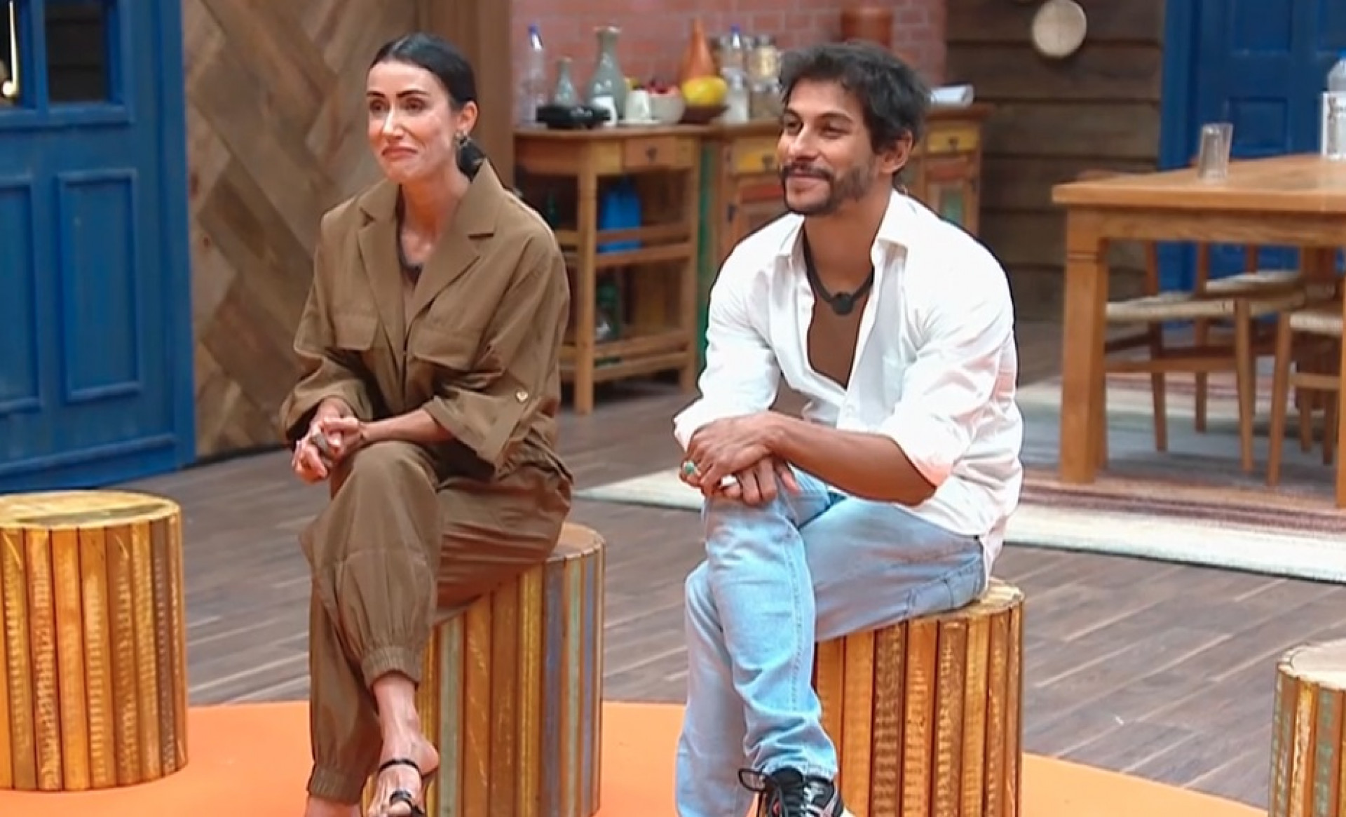 Michelle Barros e Shia Phoenix se despedem de ?A Fazenda 17?  - Reprodução de vídeo / Record