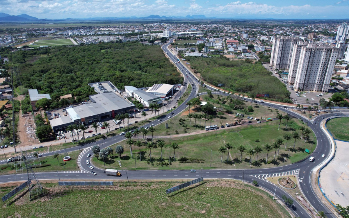 Trevo do Índio, entrada da cidade de Campos: o tráfego pesado continuará circulando pela área urbana