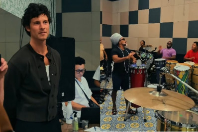 Ivete Sangalo leva Shawn Mendes para acompanhar ensaio de Carlinhos Brown