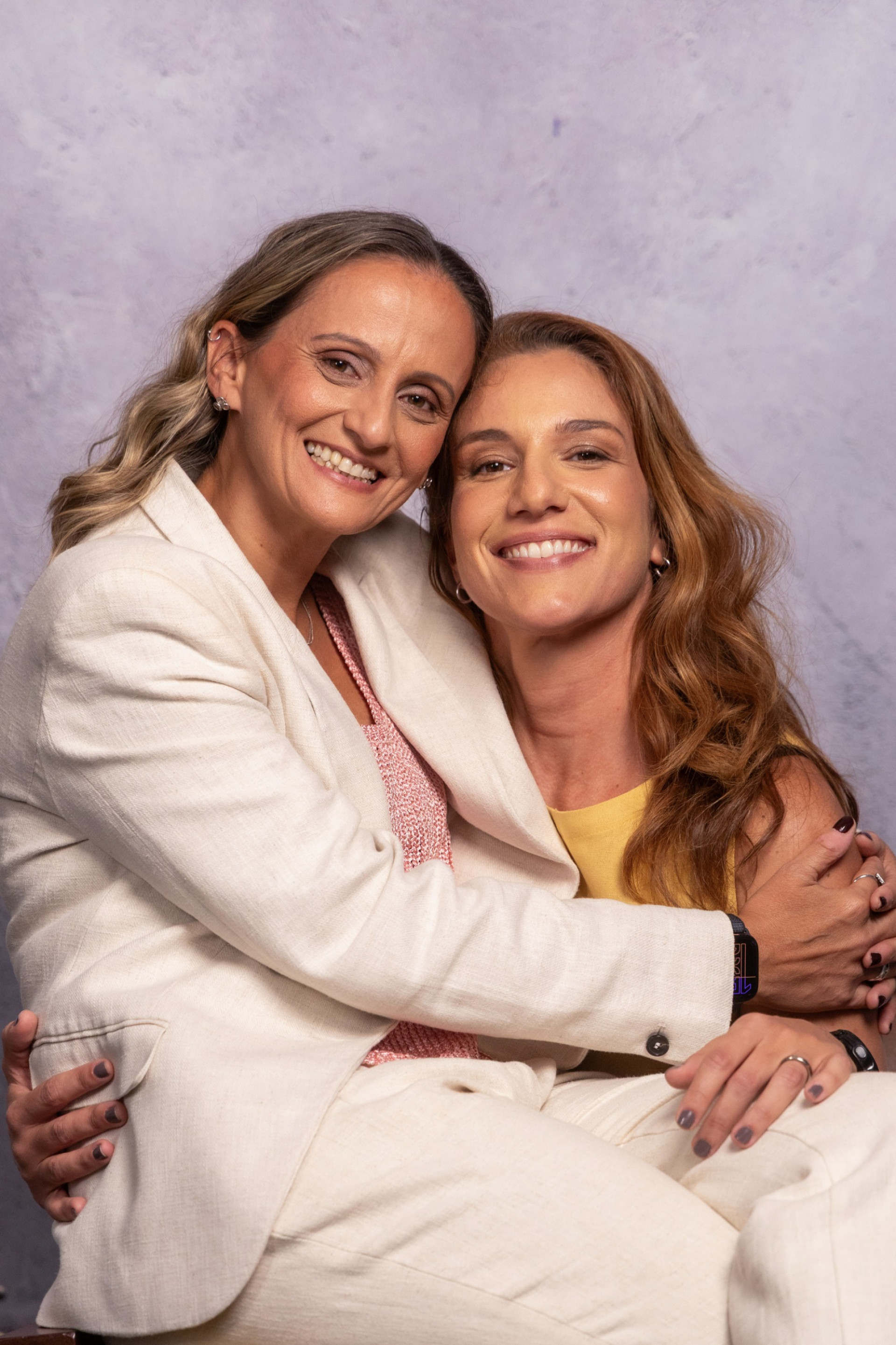 Fabi Alvim e a mulher, Julia - Globo ? Beatriz Damy