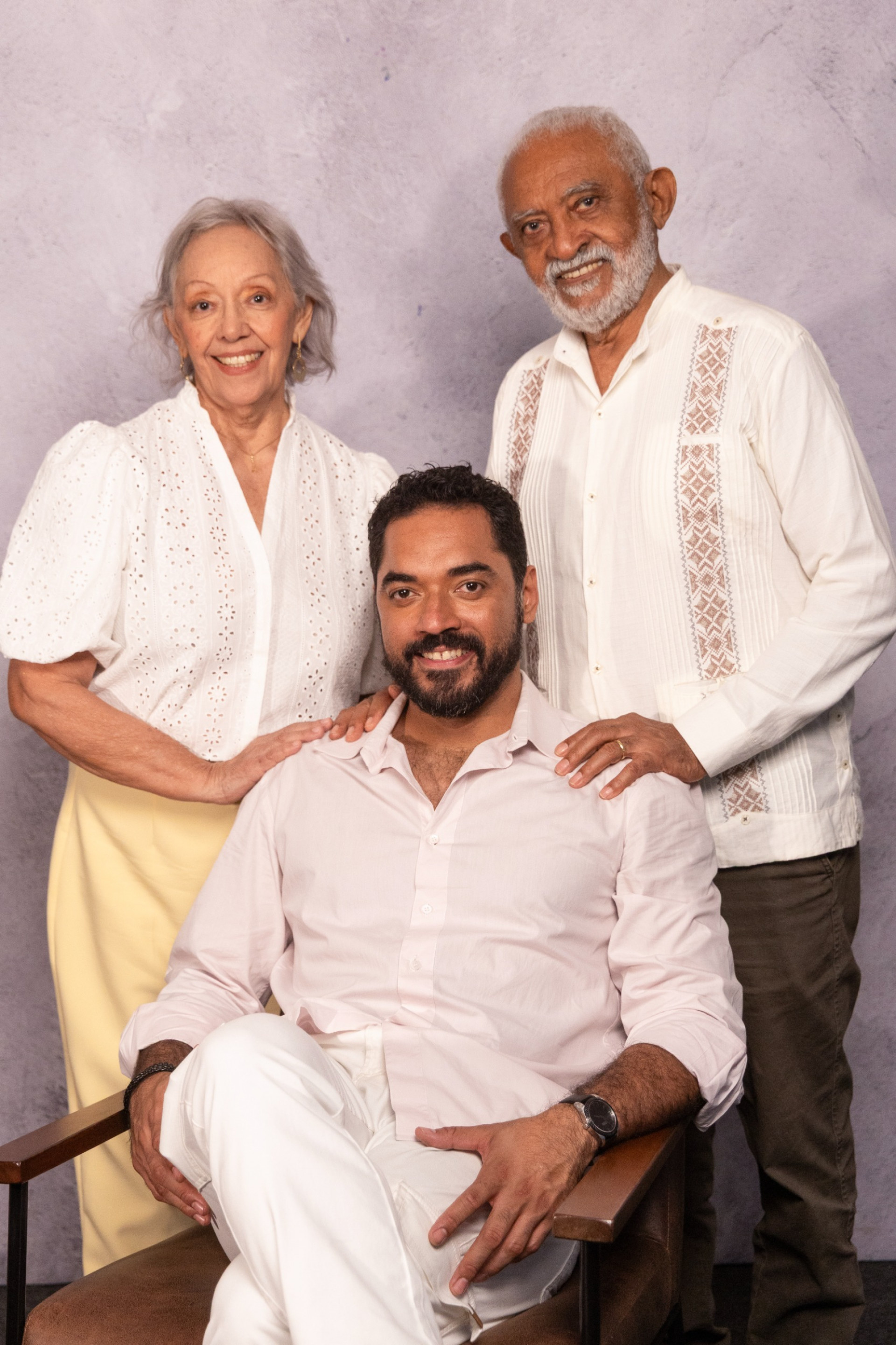 Thomas Aquino e mãe, Naide, e o pai, José - Globo ? Beatriz Damy