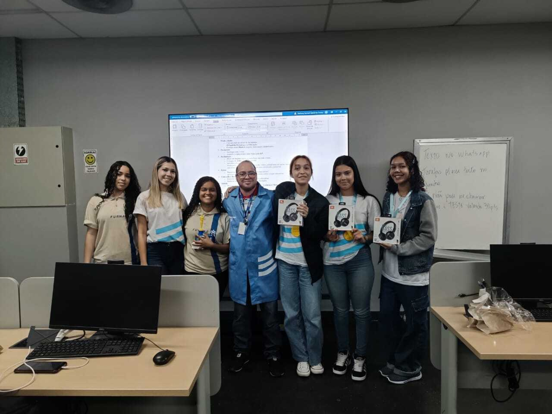 Hoje, Anthony atua como instrutor do mesmo curso (Programador Front-End) que se formou - Arquivo pessoal