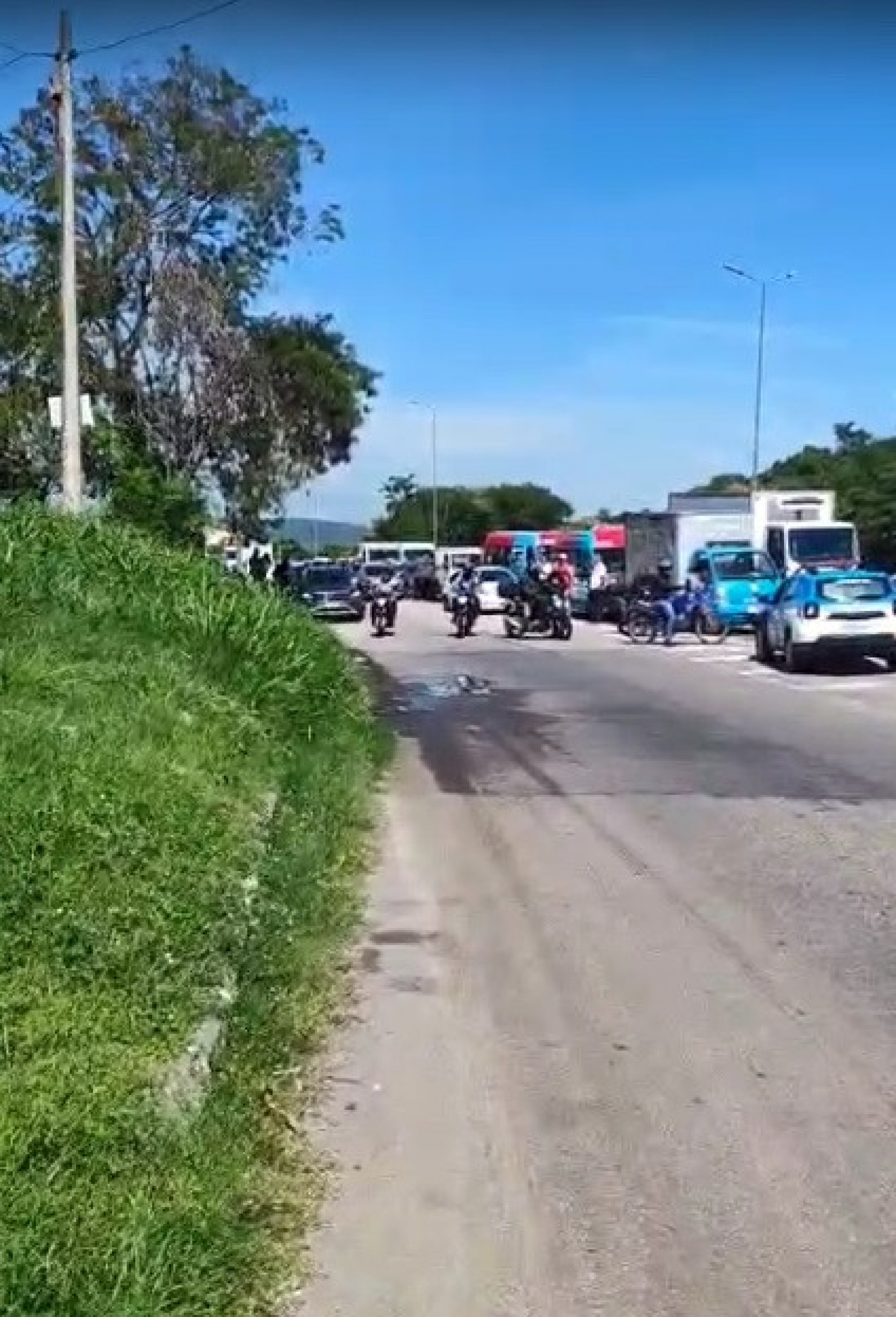 BR-101 foi fechada nos dois sentidos, do Km 309 ao 304
