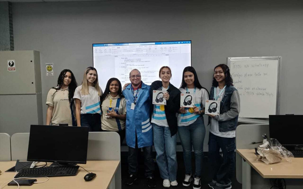 Hoje, Anthony atua como instrutor do mesmo curso (Programador Front-End) em que se formou