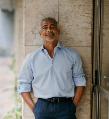Romário volta a ter coluna em O DIA e aborda temas polêmicos