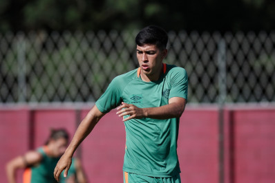 Sem espaço no Fluminense, meia deseja seguir no futebol brasileiro