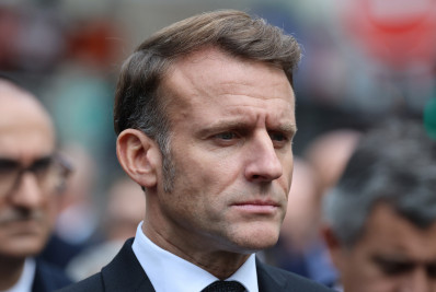 A 'dor permanece', diz Macron 10 anos após os atentados de Paris