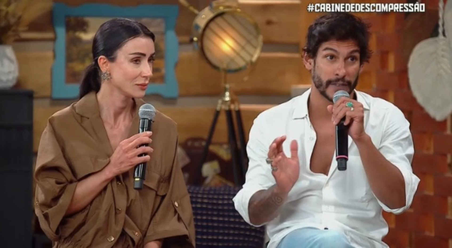 Michelle Barros e Shia na 'Cabine de Descompressão' que acontece logo após a eliminação - Reprodução / X