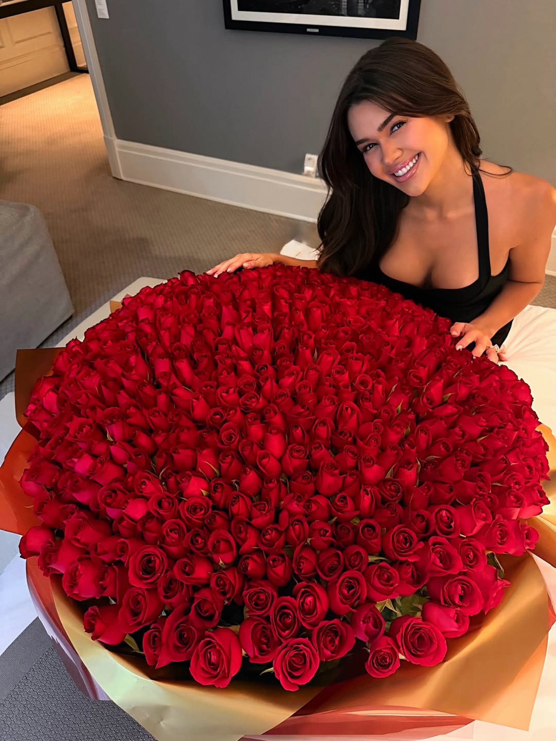 Franciny Ehlke ganha buquê de rosas vermelhas gigante do marido, Tony Maleh - Reprodução / Instagram