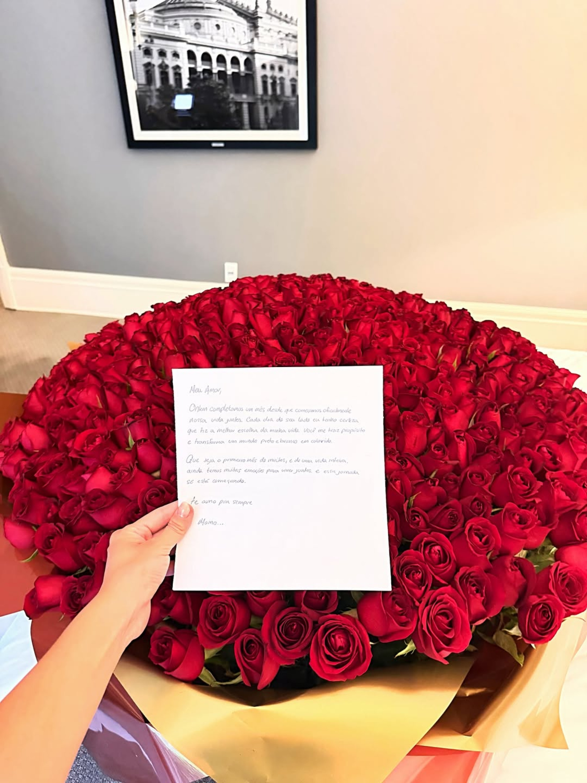 Franciny Ehlke mostra cartão que recebeu do marido, Tony Maleh - Reprodução / Instagram