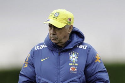 Ancelotti vê Seleção de 1994 como exemplo para sua equipe: 'Defesa sólida'