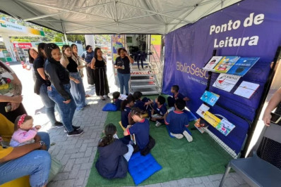BiblioSesc chega a Arraial do Cabo trazendo livros e histórias para todos os gostos