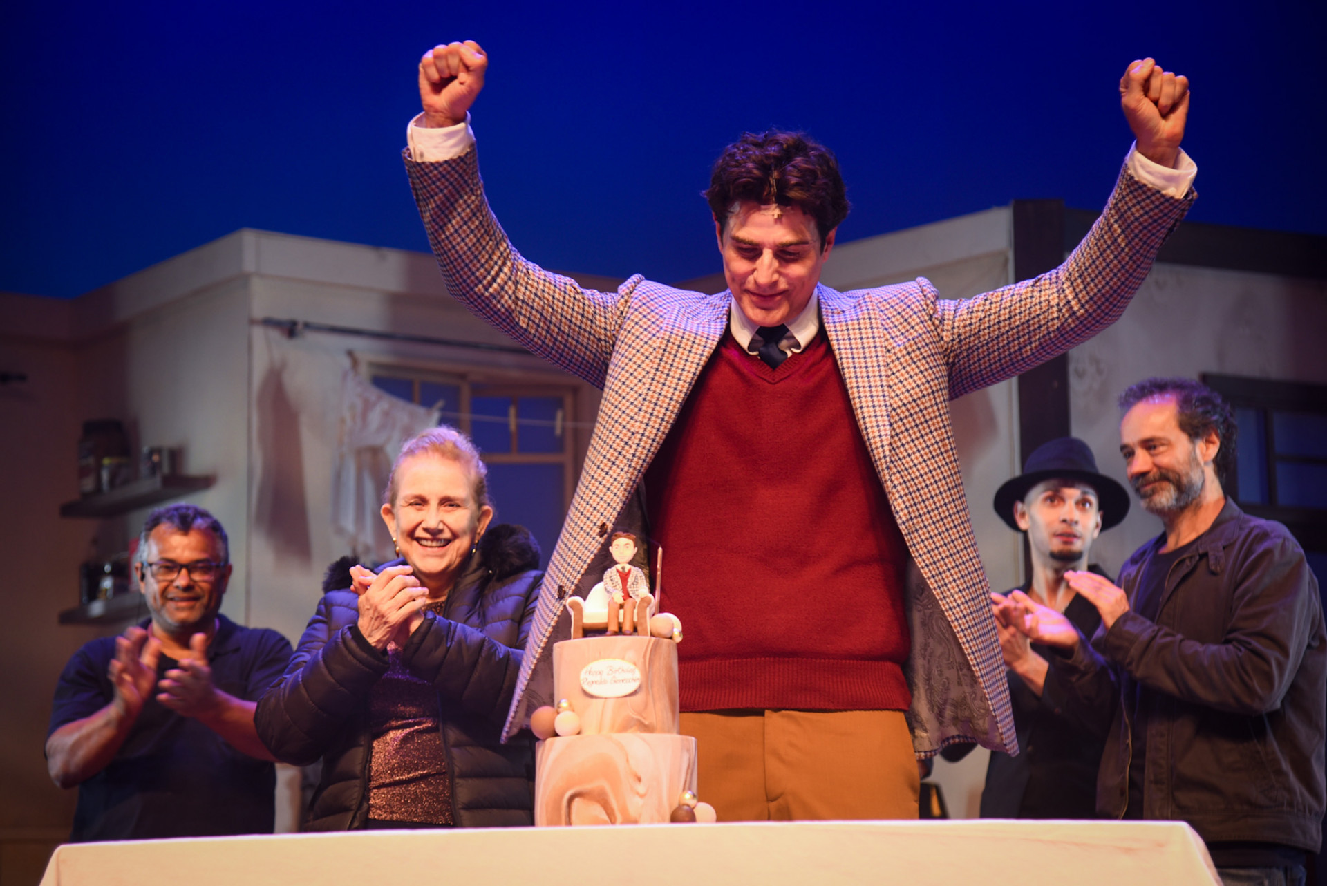 Reynaldo Gianecchini celebrou aniversário com festa surpresa após peça  - Andy Santana/Brazil News