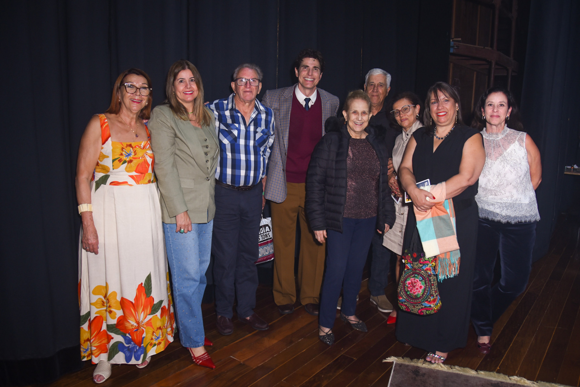 Reynaldo Gianecchini com os familiares após peça em São Paulo  - Andy Santana/Brazil News