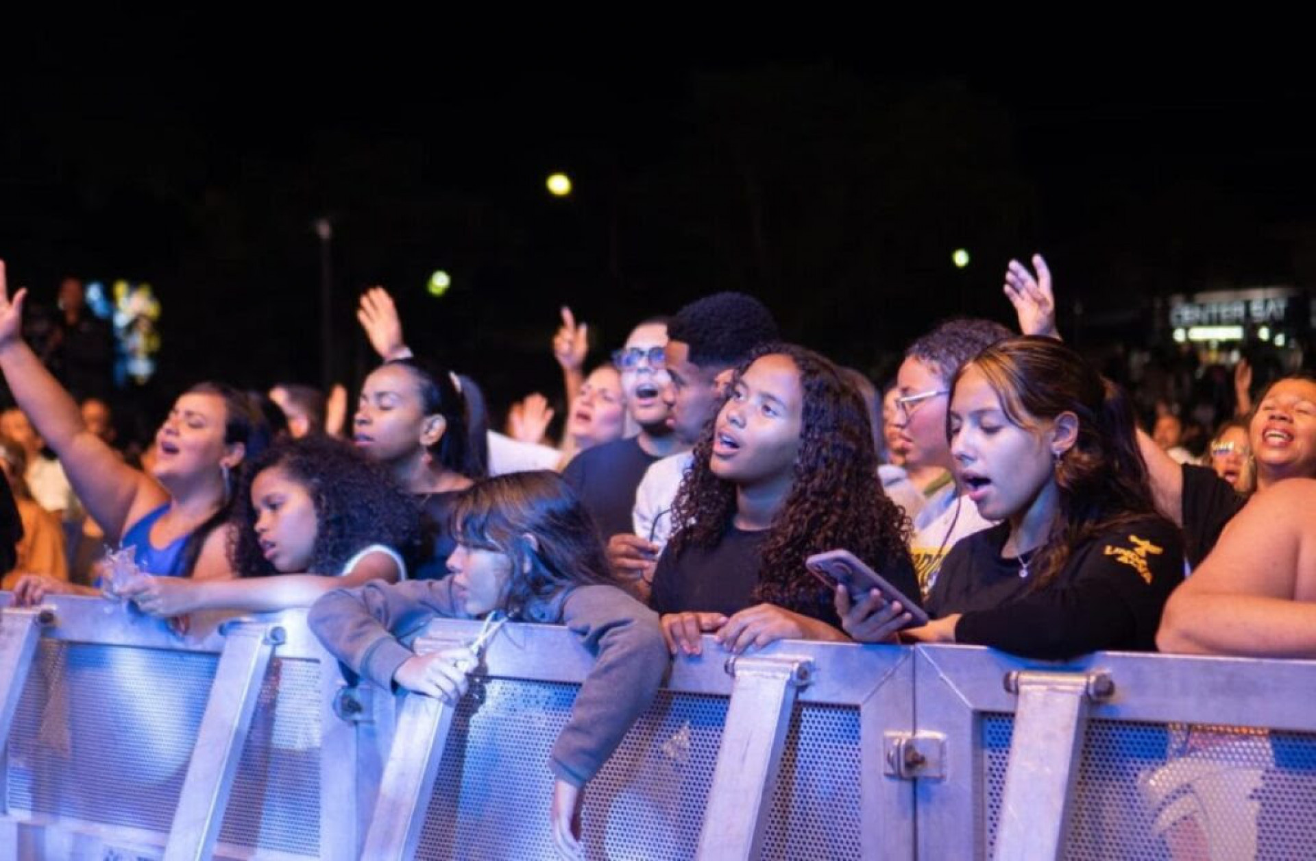 Show de Fernandinho reúne milhares de fiéis - Ascom