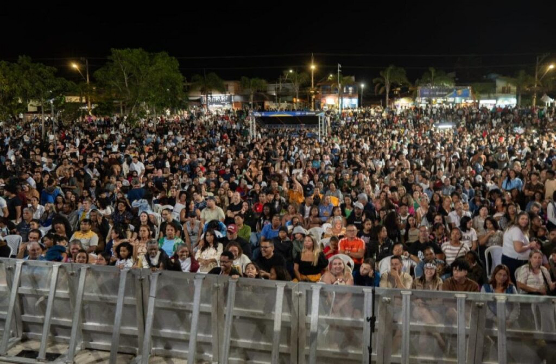 Show de Fernandinho reúne milhares de fiéis - Ascom